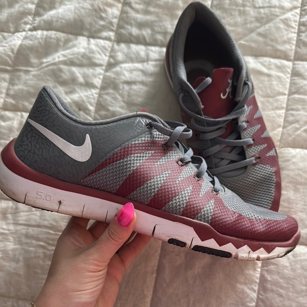 Nike Men's Athletic Shoes Gray and Burgundy